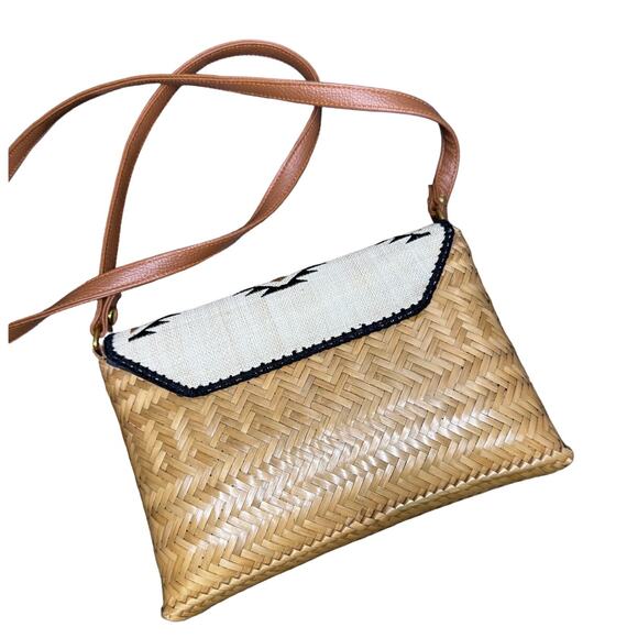 Bohemian Navajo Style Weaving Wicker Crossbody Bag. - Picture 3 of 6